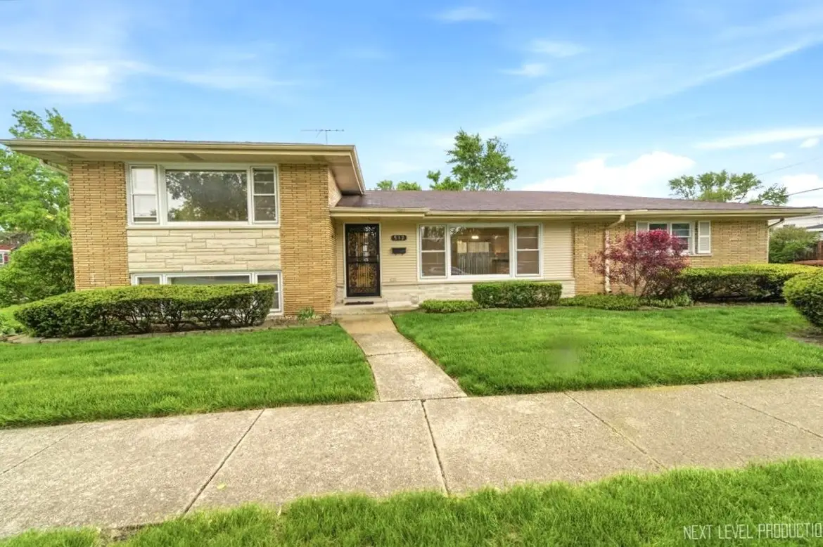 512 N Harvard Avenue, Villa Park, IL 60181 - #1