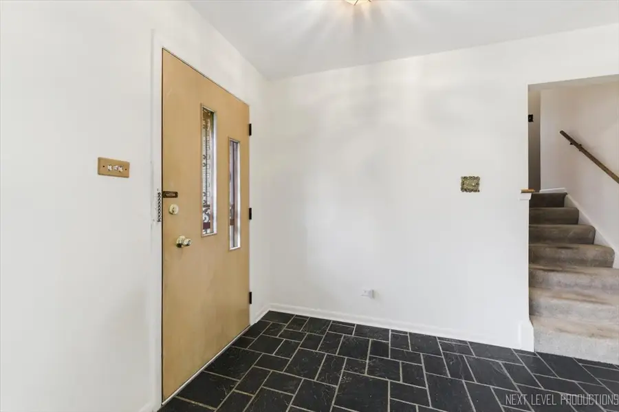 512 N Harvard Avenue, Villa Park, IL 60181 - #3