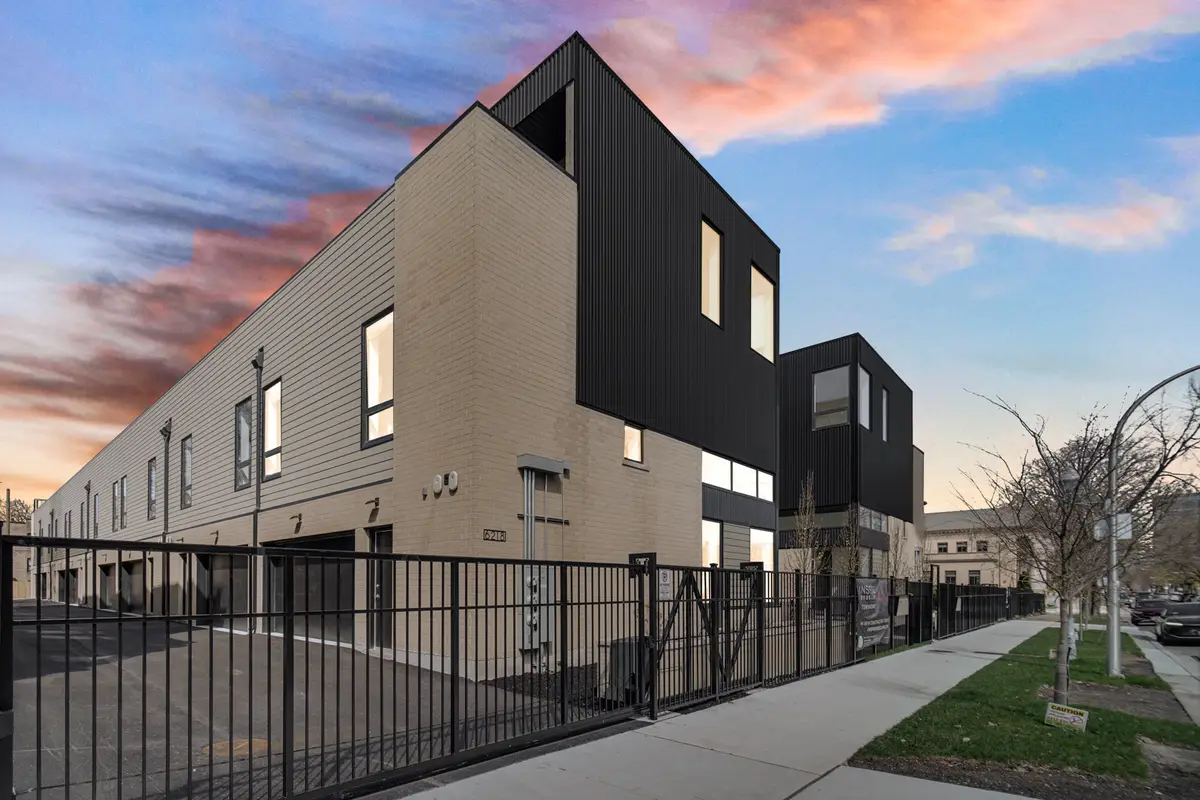 6218 S Woodlawn Avenue #A, Chicago, IL 60637 - #1