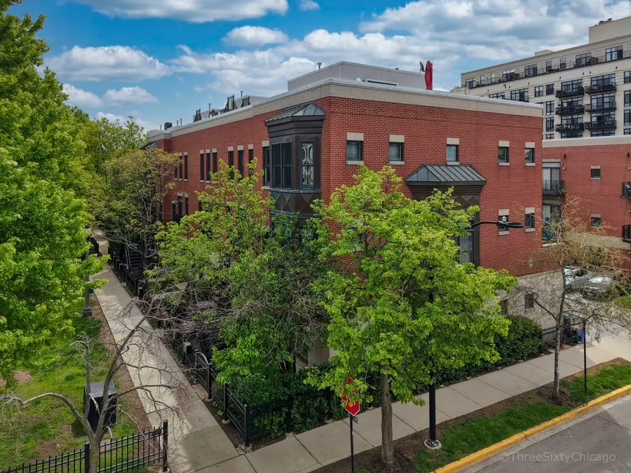 953 W College Parkway, Chicago, IL 60608 - #2
