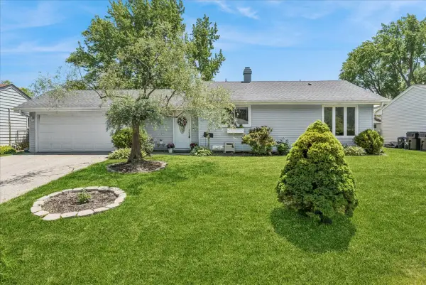 17 Rugby Road, Lake Zurich, IL 60047