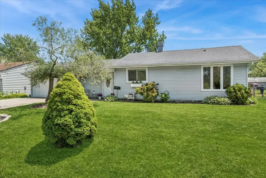 17 Rugby Road, Lake Zurich, IL 60047 - #2