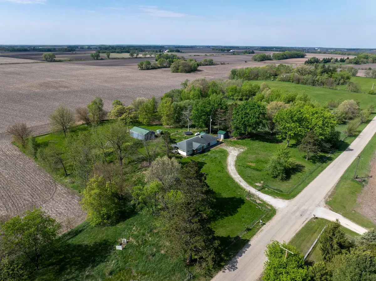 29897 N 2700th Avenue N, Tampico, IL 61283 - #1