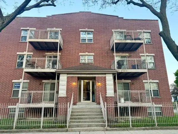 3518 N Hamlin Avenue #3, Chicago, IL 60618