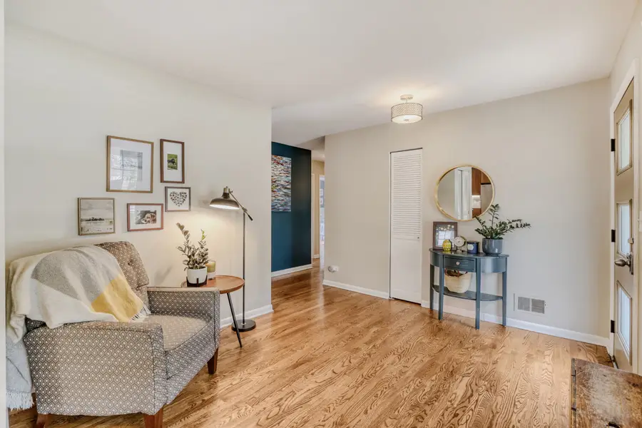 15 N Gibbons Avenue, Arlington Heights, IL 60004 - #3