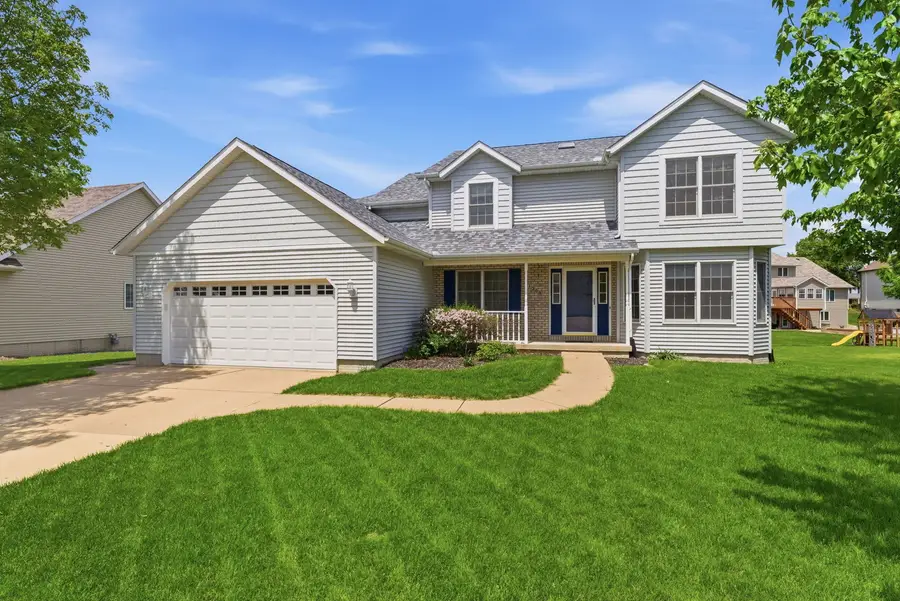 1208 W Donahue Street, Eldridge, IA 52748 - #2