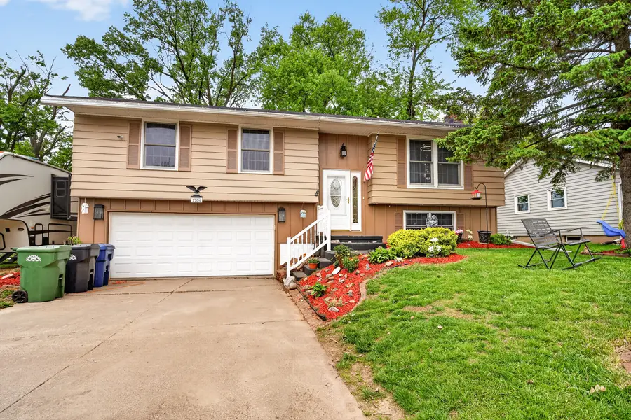 1704 9th Street Nw, Clinton, IA 52732 - #2