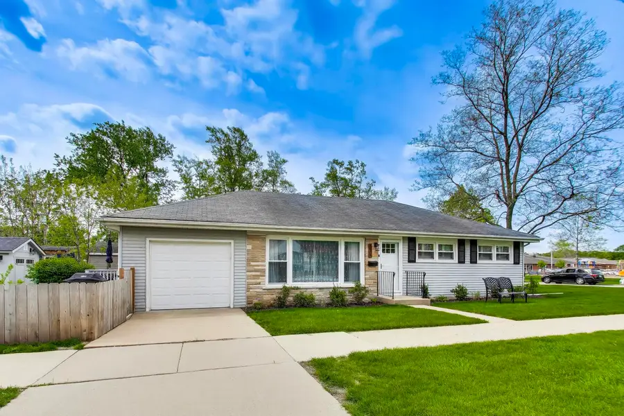 321 N Fairview Avenue, Mount Prospect, IL 60056 - #2