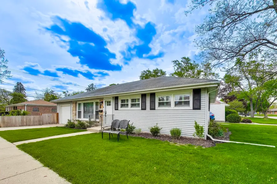 321 N Fairview Avenue, Mount Prospect, IL 60056 - #3