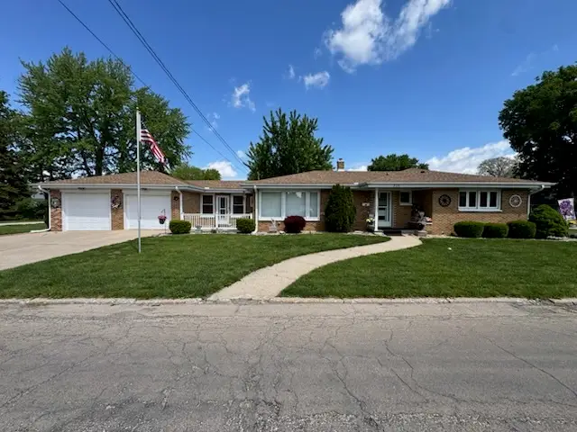 310 E 14th Street, Sterling, IL 61081 - #1
