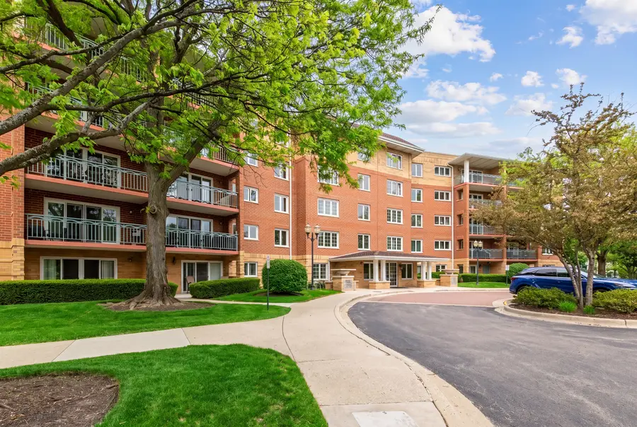 710 Creekside Drive #302, Mount Prospect, IL 60056 - #3