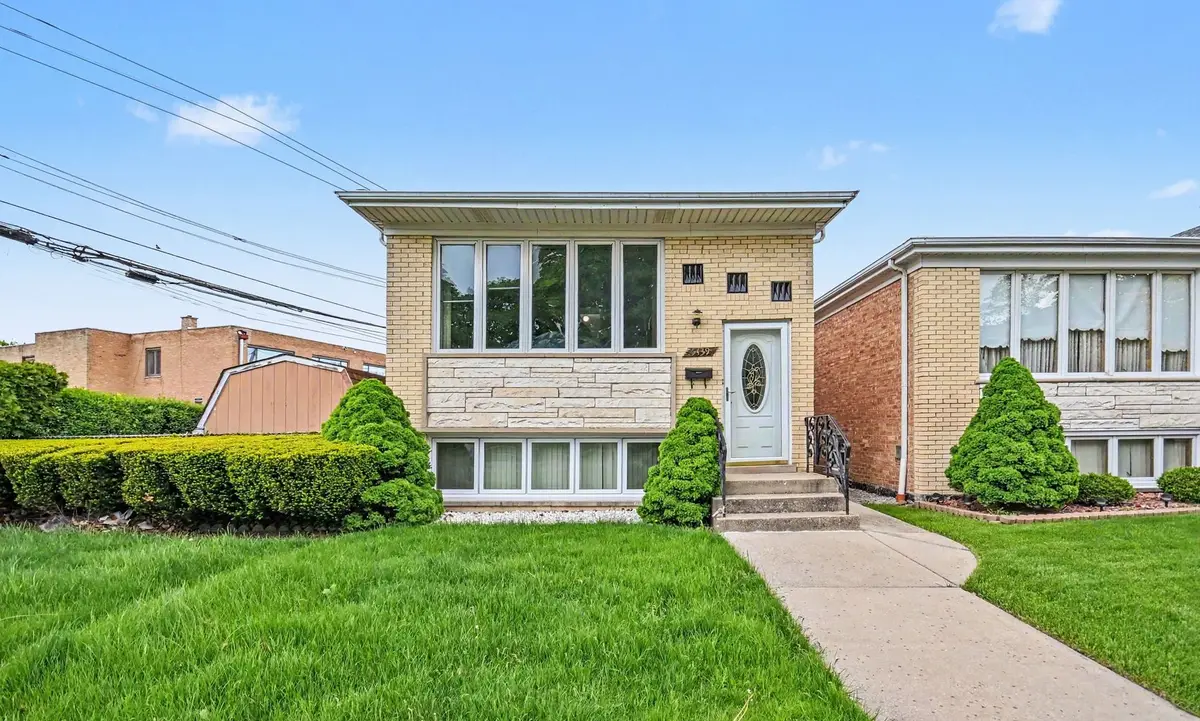 5439 N Neva Avenue, Chicago, IL 60656 - #1