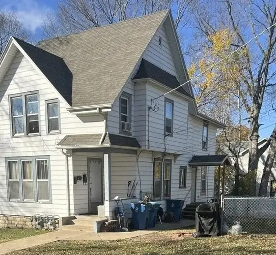 913 W 4th Street, Dixon, IL 61021 - #1