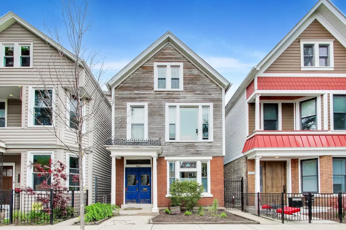 3243 N Hoyne Avenue, Chicago, IL 60618 - #1