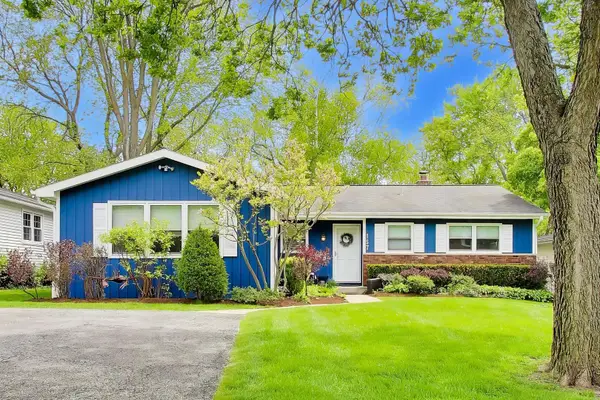 157 Walton Street, Barrington, IL 60010