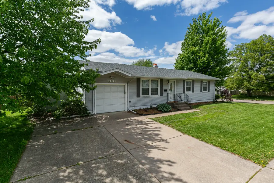 2222 Hillandale Road, Davenport, IA 52804 - #3