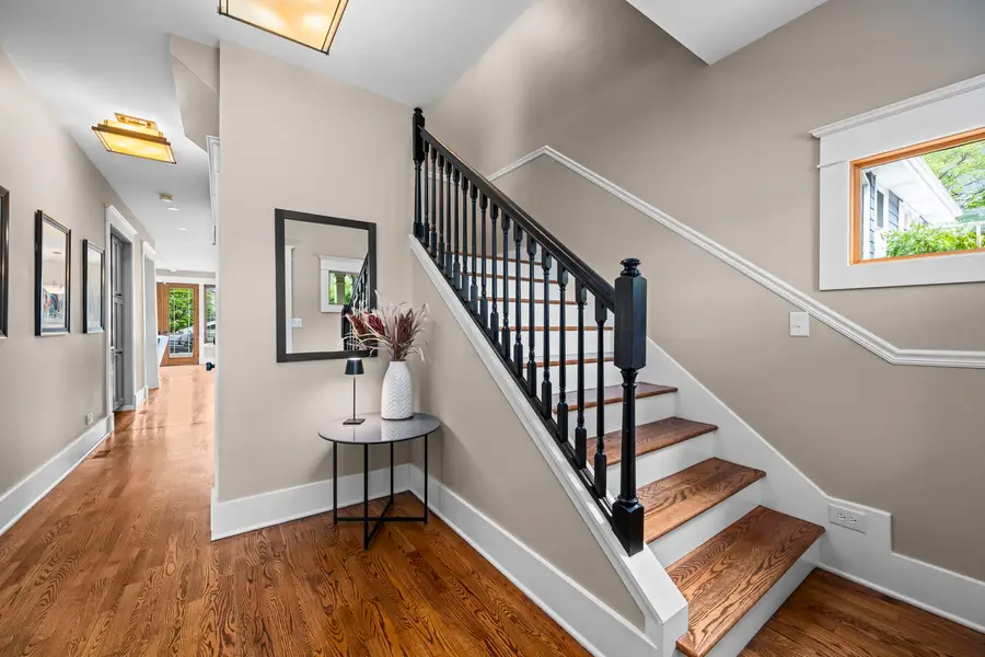 304 S Mitchell Avenue, Arlington Heights, IL 60005 - #3