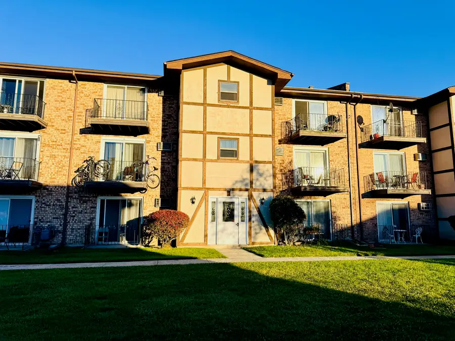 3823 W 123rd Street #302, Alsip, IL 60803 - #3