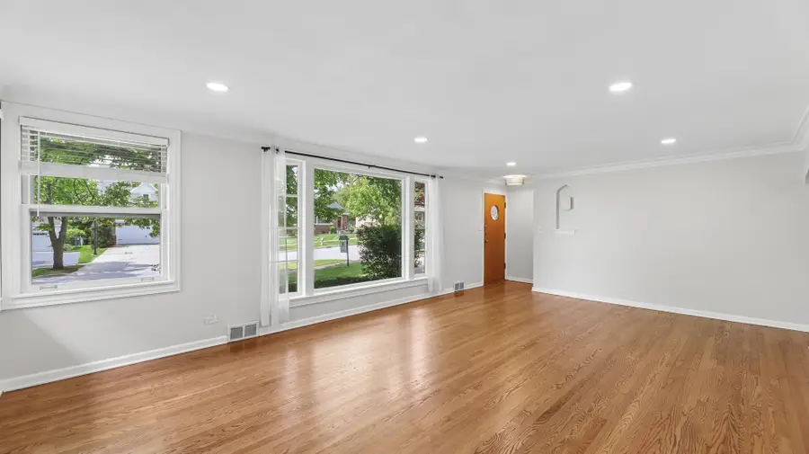 893 S Poplar Avenue, Elmhurst, IL 60126 - #2