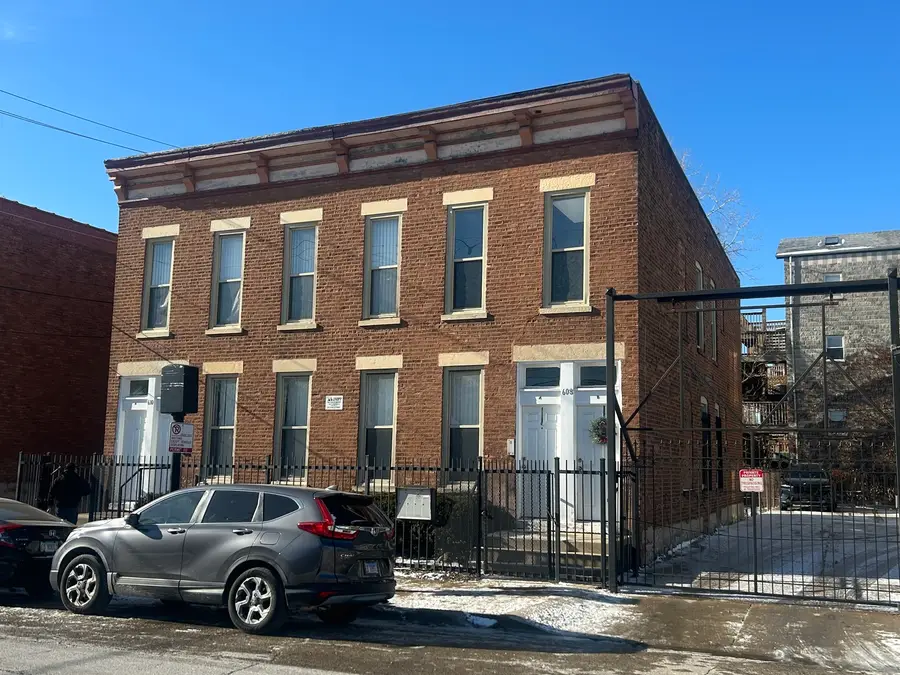 608 S Oakley Boulevard, Chicago, IL 60612 - #2