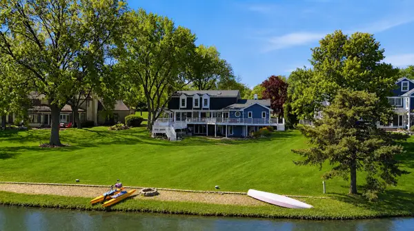 1480 Lake Shore Drive S, Barrington, IL 60010