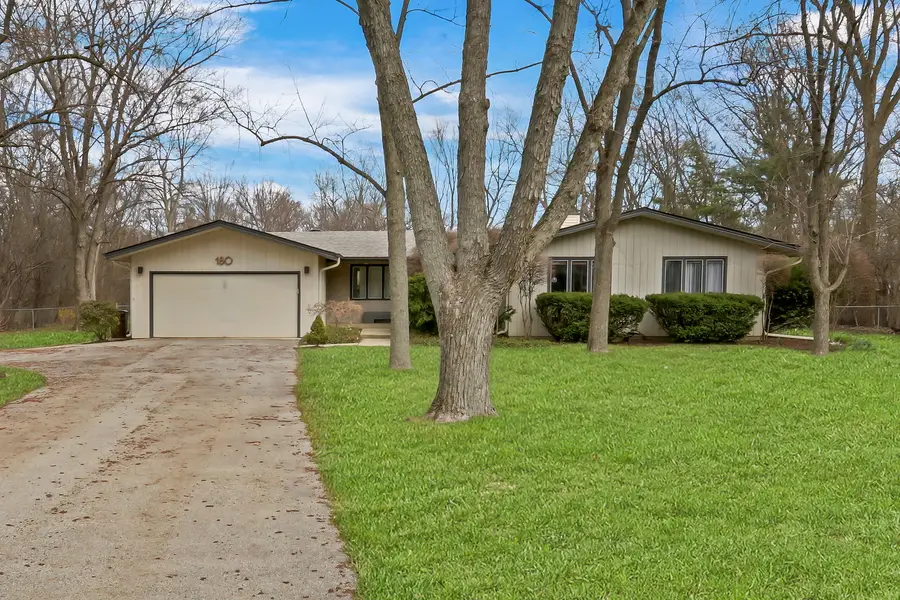 180 Crescent Knoll Drive, Green Oaks, IL 60048 - #2
