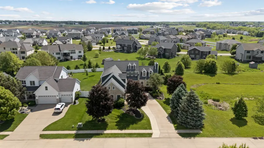 5529 Judge Road, Bettendorf, IA 52722 - #3