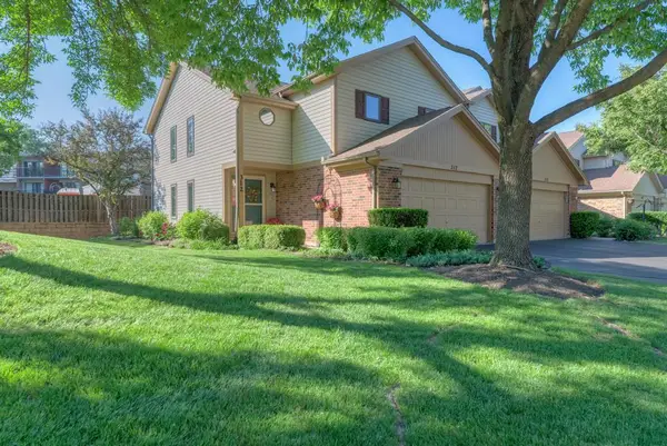312 Cromwell Court, Westmont, IL 60559