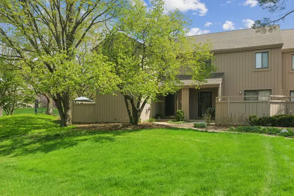 471 Old Barn Road, Lake Barrington, IL 60010