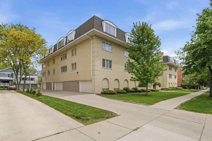 75 6th Avenue #304, La Grange, IL 60525 - #2