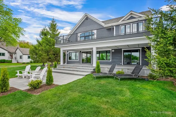 2715 N Villa Lane, McHenry, IL 60051