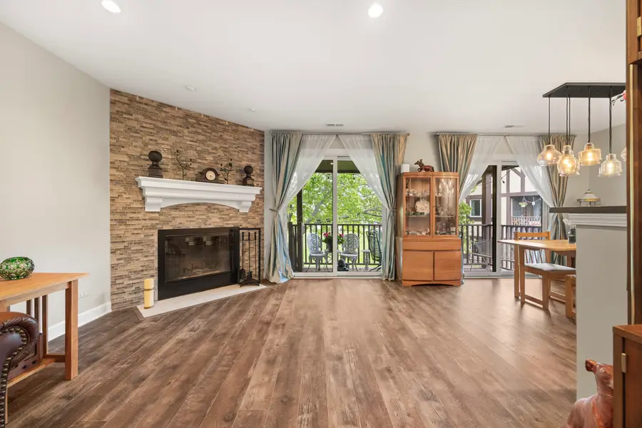 423 Ramblewood Drive #D, Glen Ellyn, IL 60137 - #3
