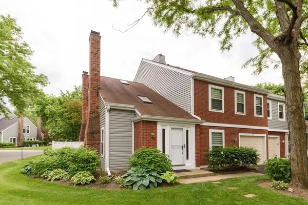 66 Stonington Drive S #114, Palatine, IL 60074