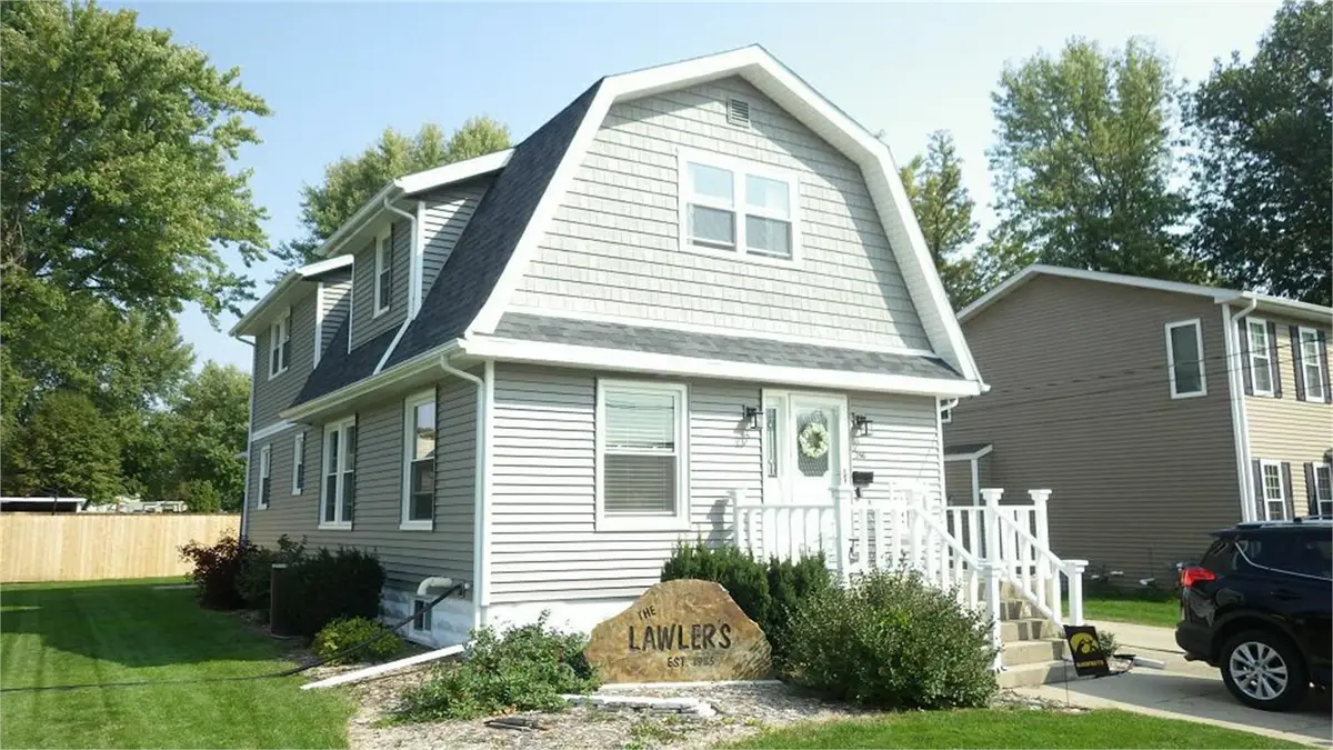 246 6th Street, Dewitt, IA 52742 - #1