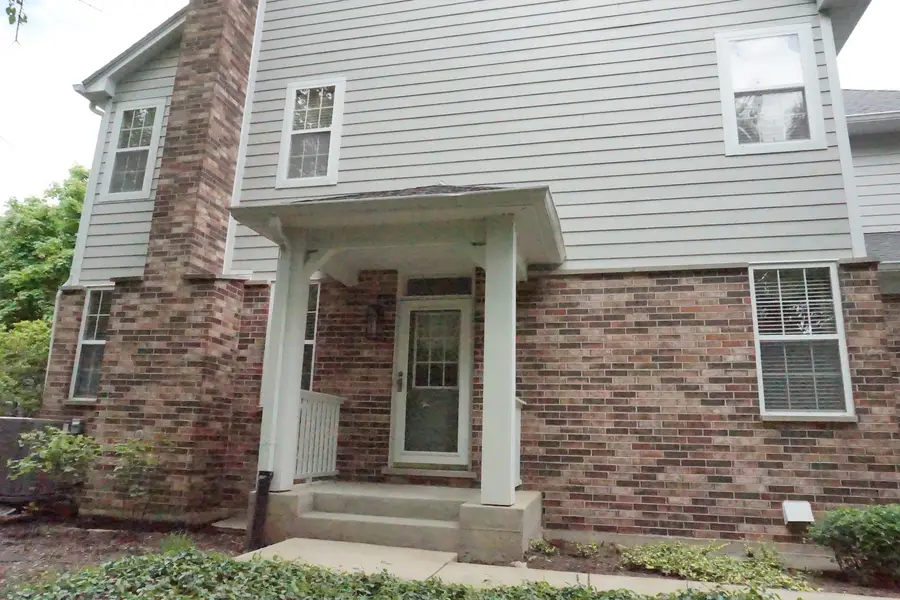 108 Woodview Court, Glen Ellyn, IL 60137 - #2