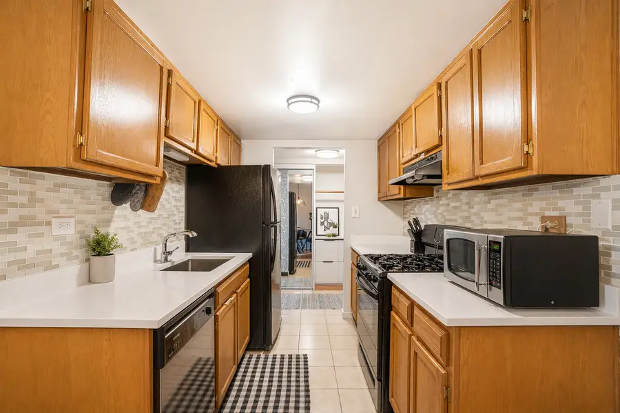 7930 Woodglen Lane #209, Downers Grove, IL 60516 - #3