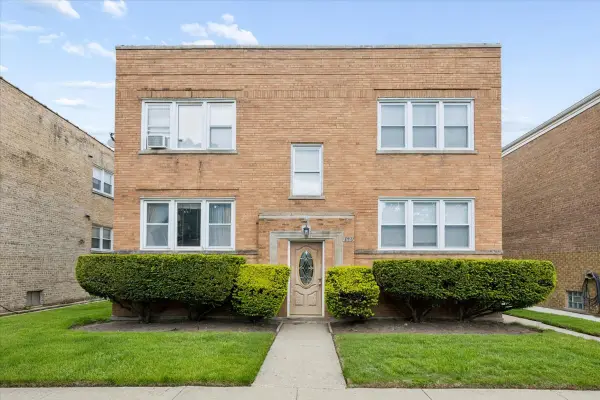 2626 W Balmoral Avenue #201, Chicago, IL 60625