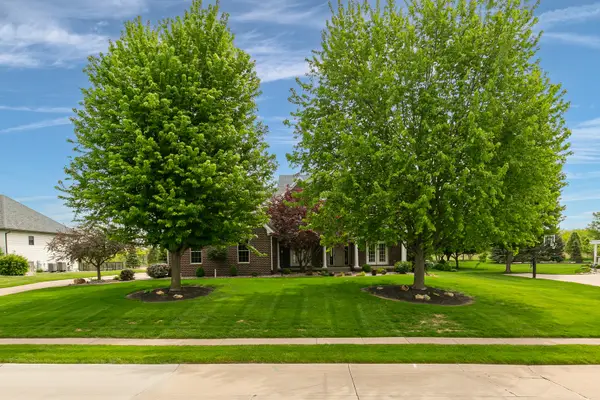 5091 Pigeon Creek Trail, Bettendorf, IA 52722