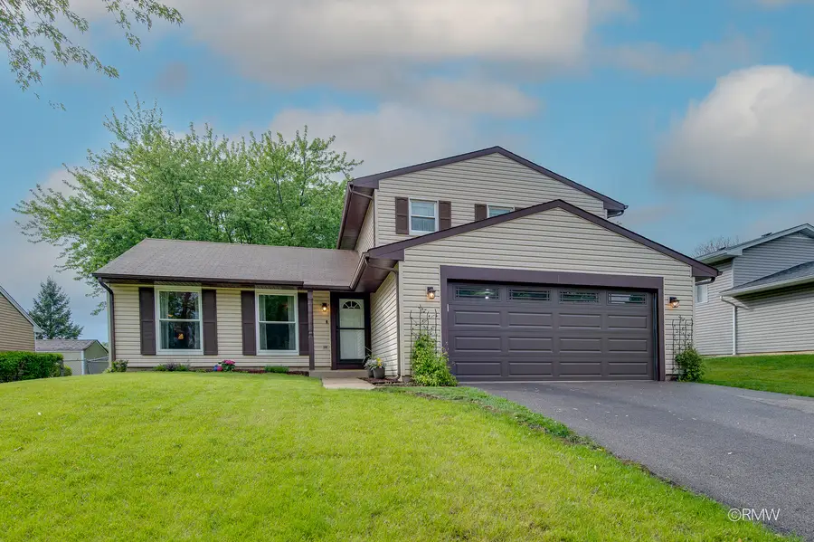 942 W Clearwater Street, Roselle, IL 60172 - #2