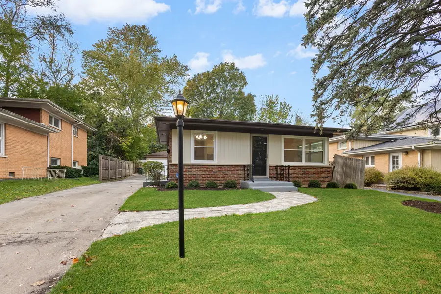 223 Kenloch Avenue, Libertyville, IL 60048 - #2