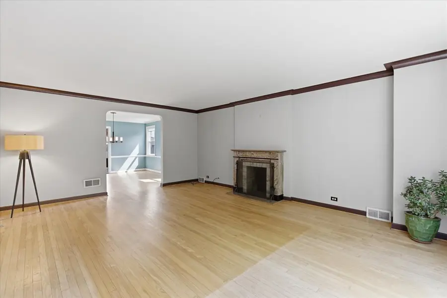 2814 W Gregory Street, Chicago, IL 60625 - #2