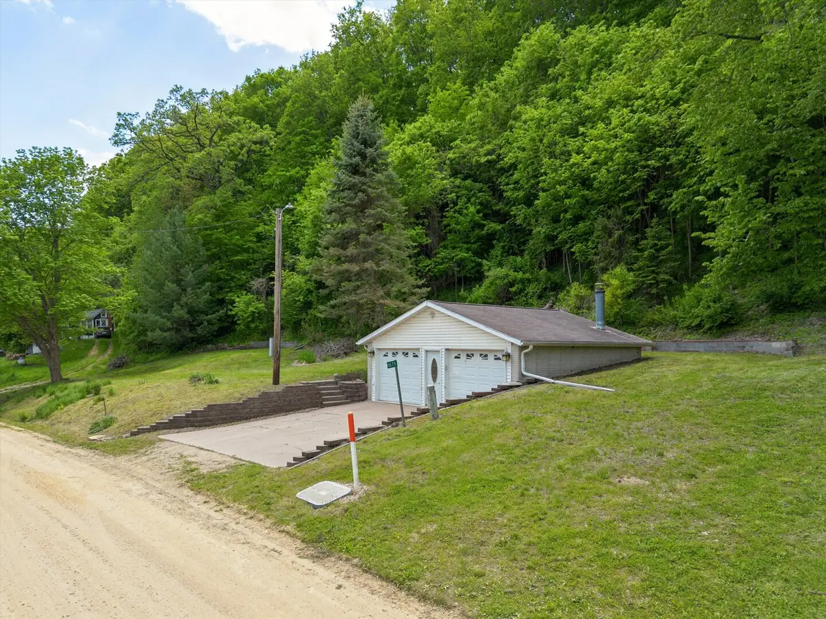 4673 155th Street, Clinton, IA 52732 - #1