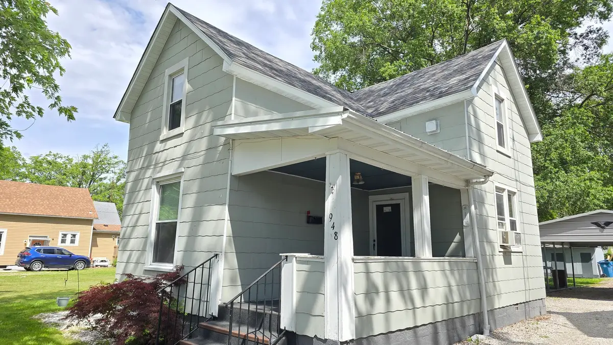 948 E Broadway, Centralia, IL 62801 - #1