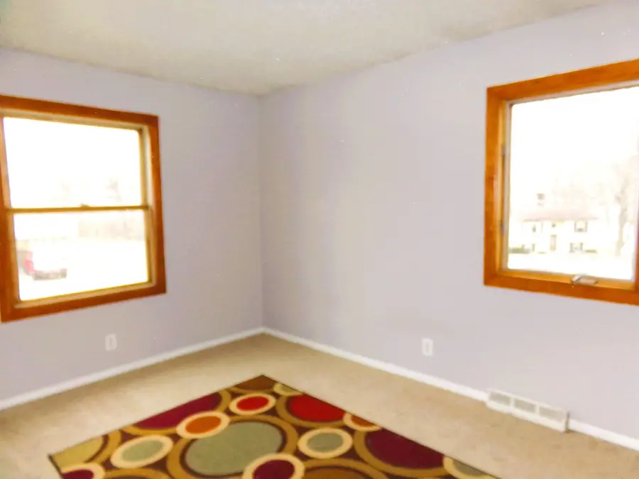 1521 Emerald Drive, Davenport, IA 52804 - #3