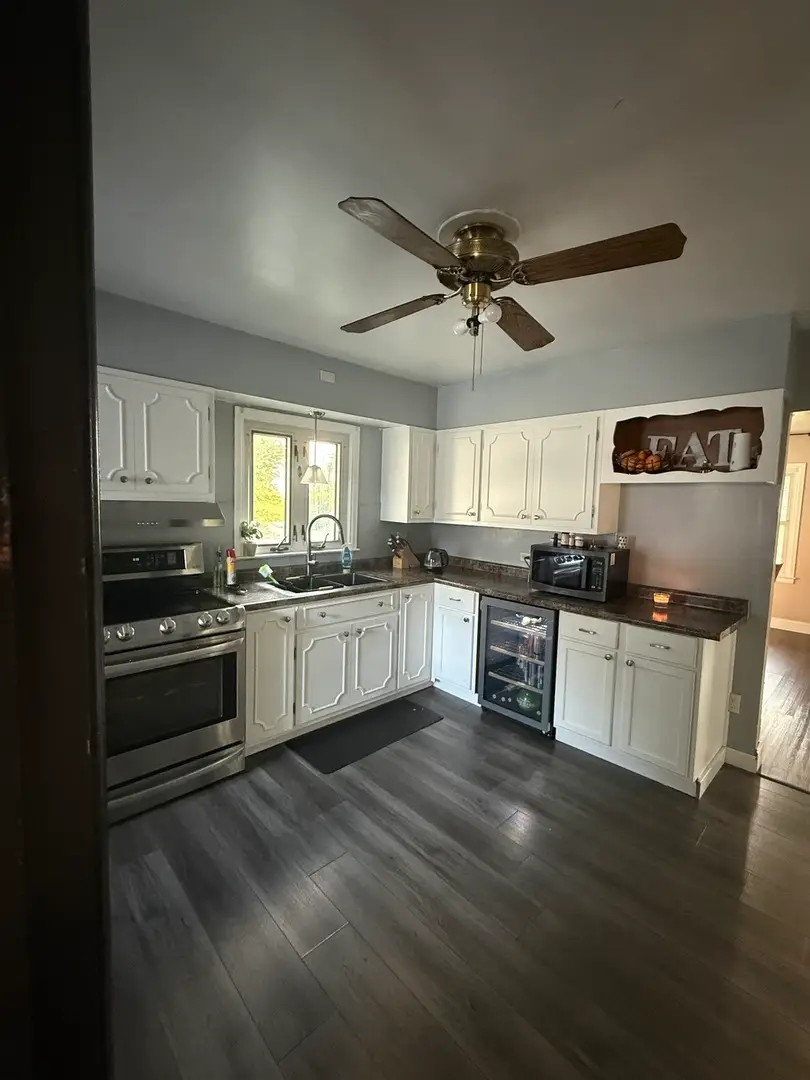 301 Hillside Avenue, Ottawa, IL 61350 - #3