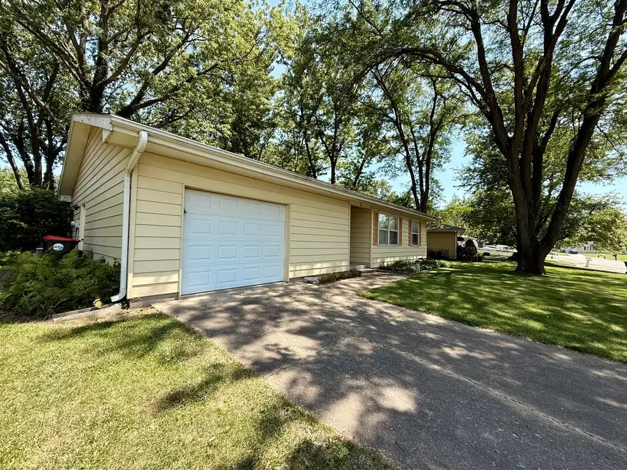 14 Bradley Court, Clinton, IL 61727 - #2