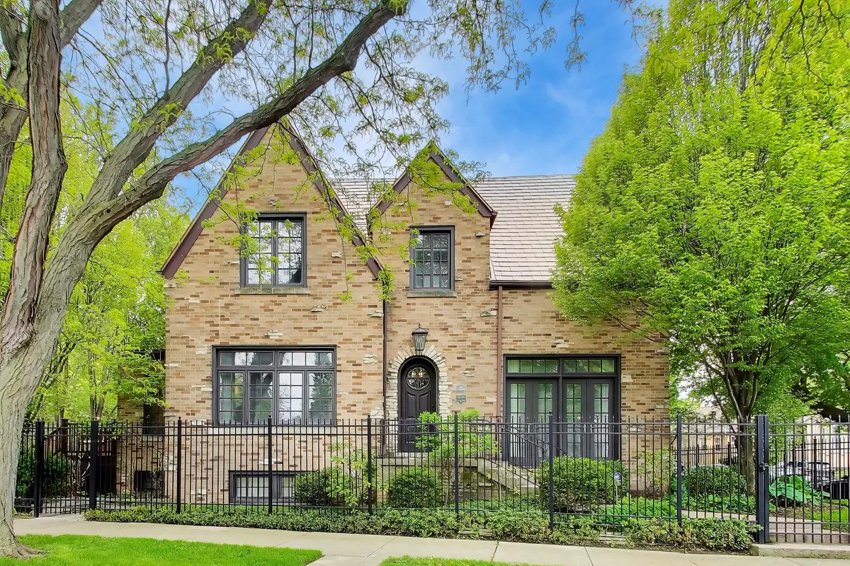 3045 W Ardmore Avenue, Chicago, IL 60659 - #1