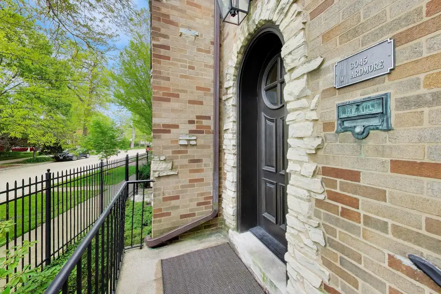 3045 W Ardmore Avenue, Chicago, IL 60659 - #2