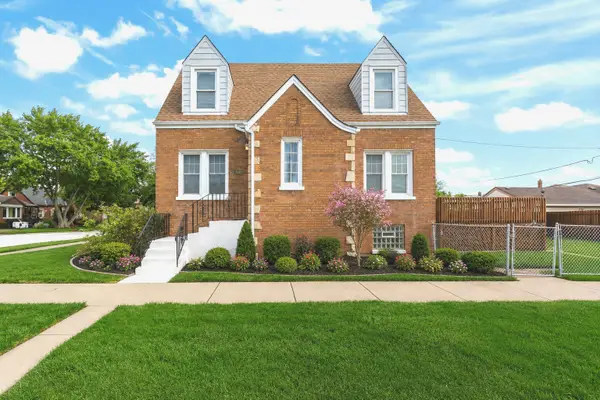 9359 S Richmond Avenue, Evergreen Park, IL 60805