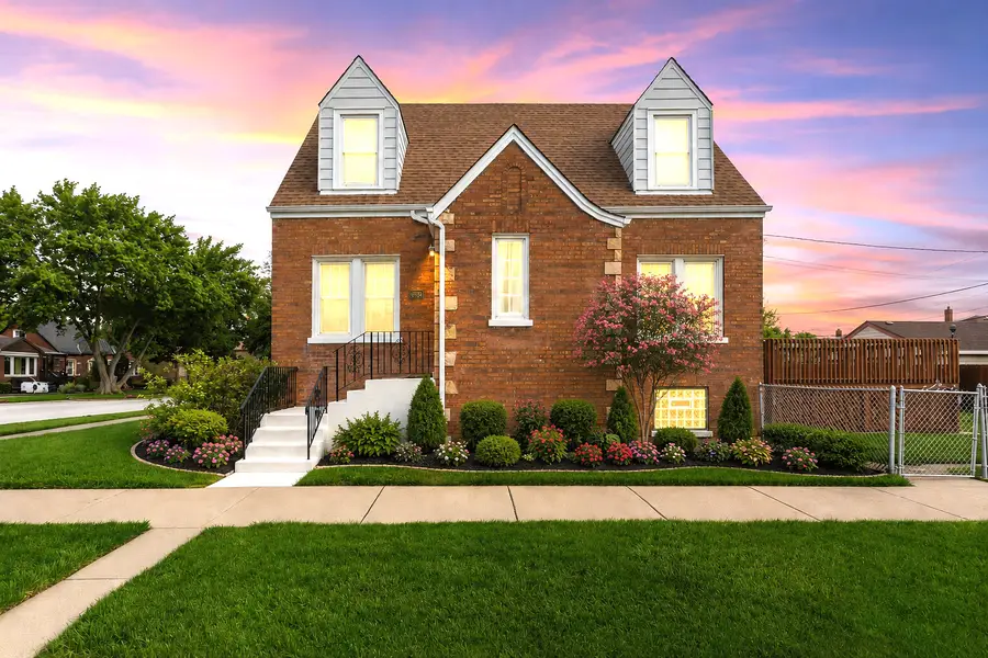 9359 S Richmond Avenue, Evergreen Park, IL 60805 - #2